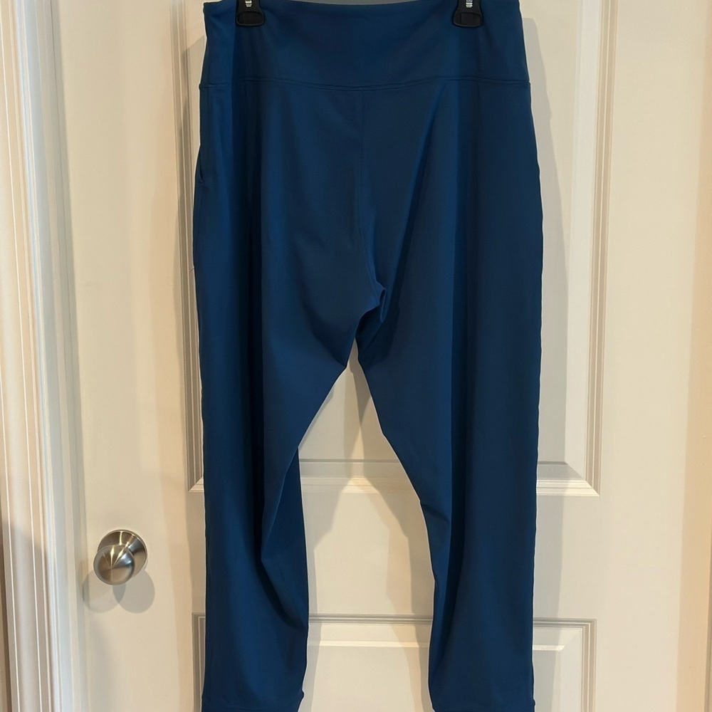 Teal Blue High-Waisted Leggings With Pockets - Picture 2 of 4